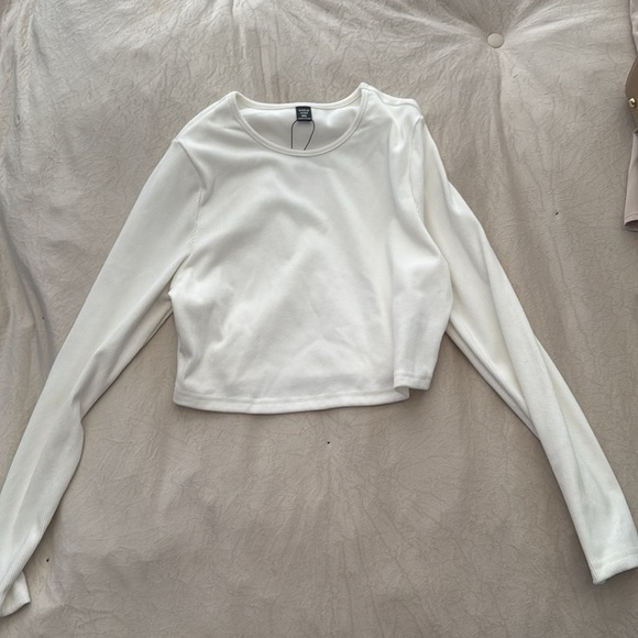 Cream Skirt Set - Picture 5 of 6